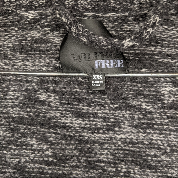 Wilfred Free Merino Wool Cardigan - Picture 4 of 5